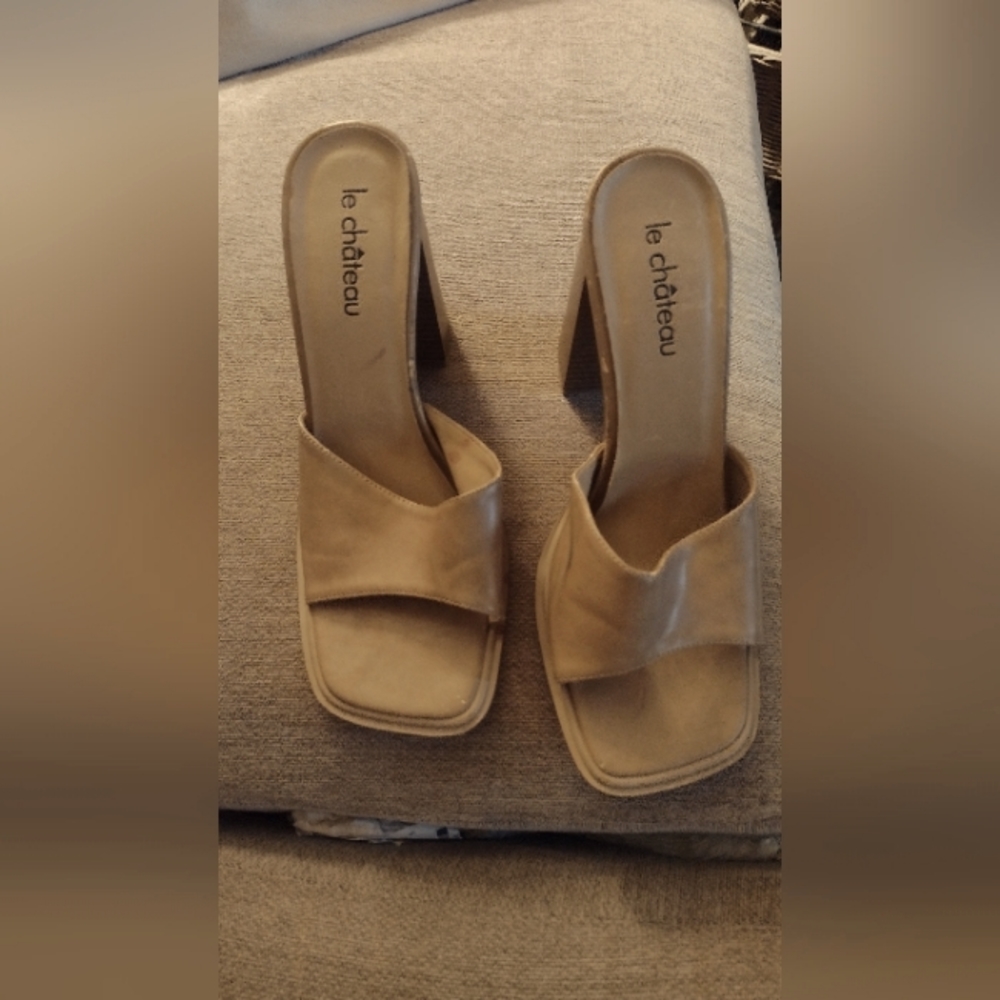 Leather Le Chateau Block heel Mule shoes size7 $15